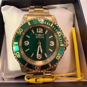 Invicta Gold and Green Stainless Steel Men's Dive Watch 41mm. Brand NWT